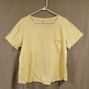 A.n.a size XL yellow short sleeve chest pocket tee shirt